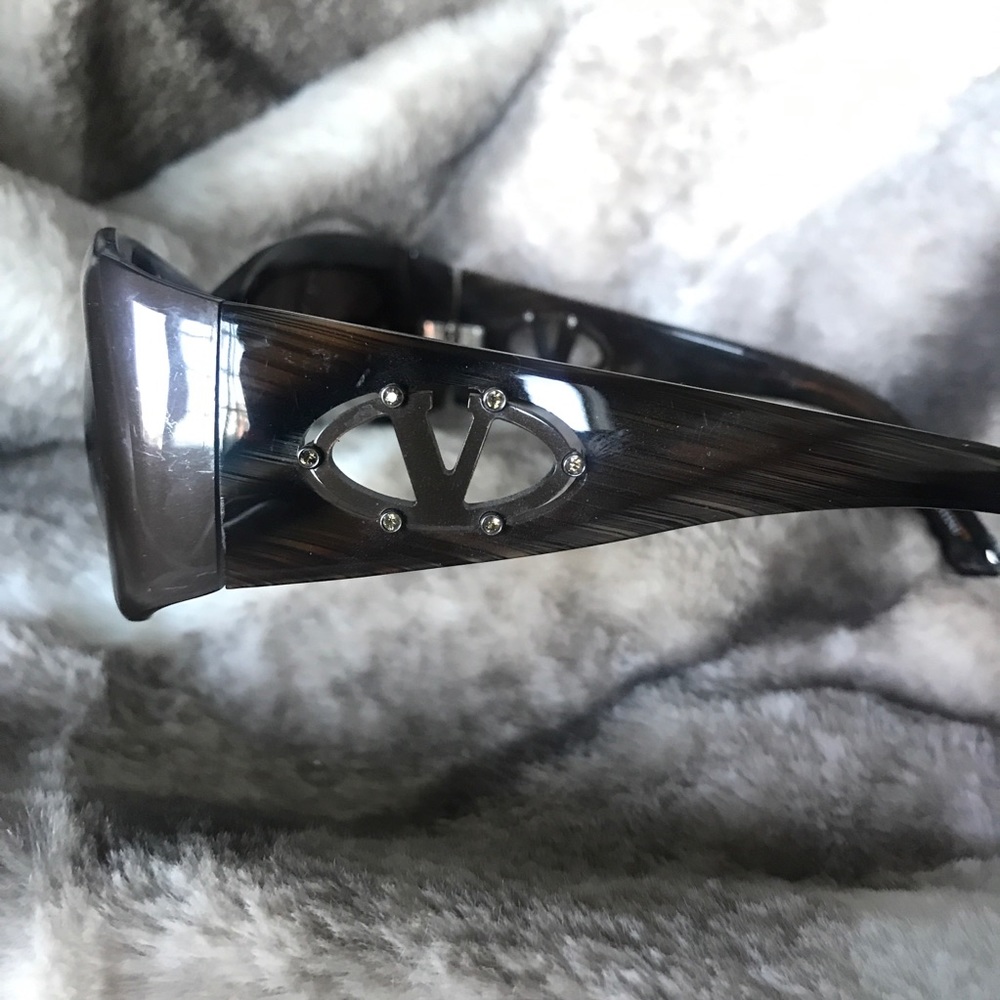 Brown Tortoise Color Valentino Sunglasses - Picture 3 of 6